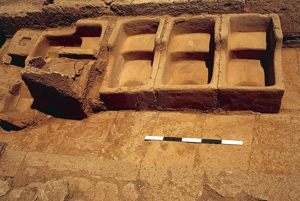 Baths of Hellenistic period excavated at Phalasarna