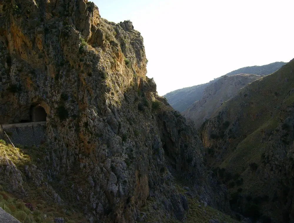 kourtaliotiko entrance