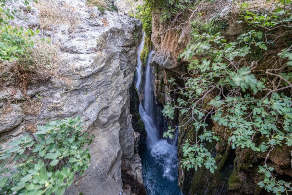 kourtaliotiko waterfalls 1