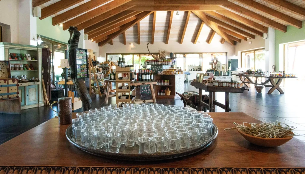local shop in botanical garden of crete_2